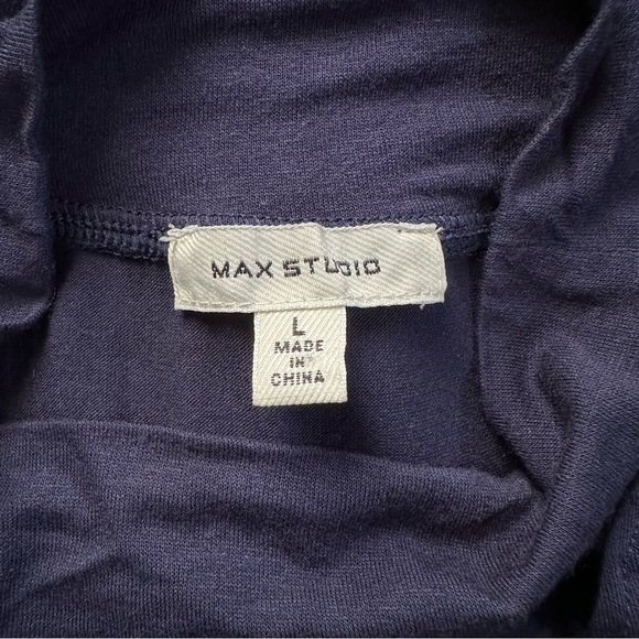 Max Studio neck top - Picture 2 of 5